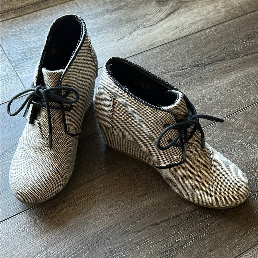 Women's Black & Gray Wedge Ankle Boots